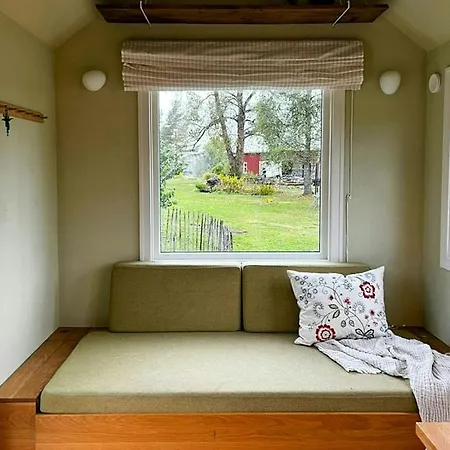 Micro House In A Rose Garden On A Smallholding Hébergement de vacances Nordre Frogn