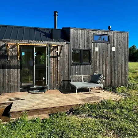 Micro House In A Rose Garden On A Smallholding Hébergement de vacances