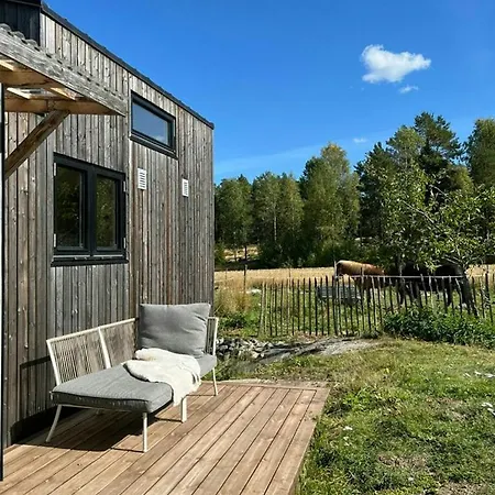 Micro House In A Rose Garden On A Smallholding Hébergement de vacances